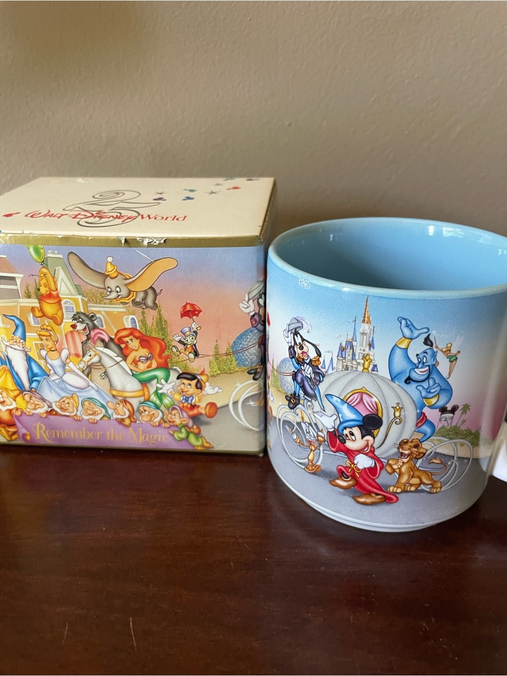 Walt Disney World 1996 Remember the Magic Collectible Coffee Mug 25 Years box
